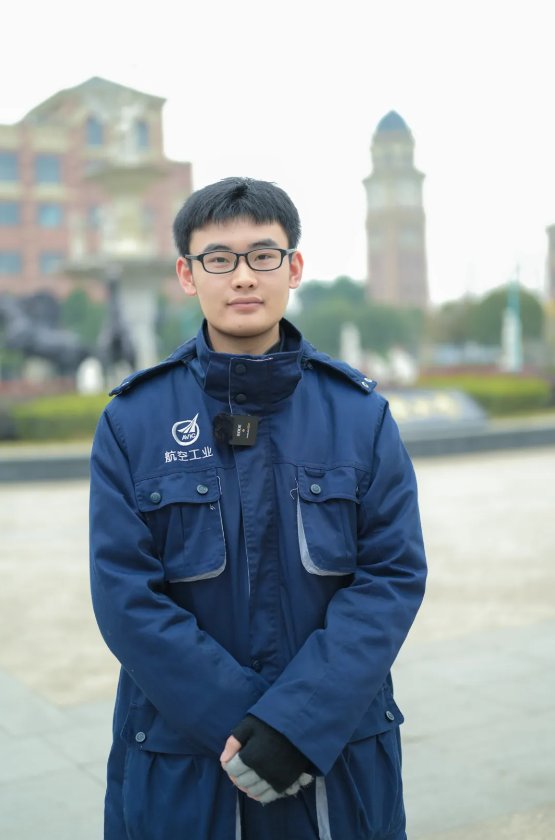 1715309133672629.png 在班级上担任副班长一职