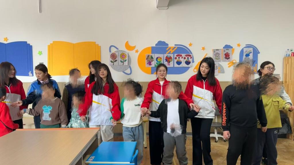 开展关爱自闭症儿童志愿服务活动
